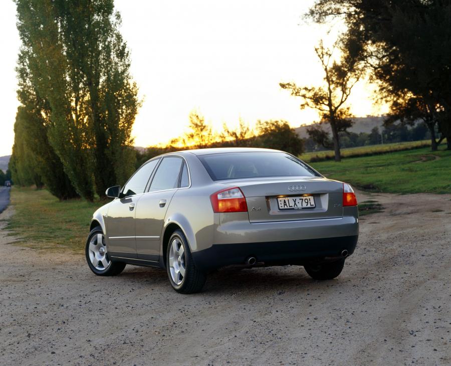 Audi A4 2.4 Sedan (B6,8E) 2002 года  (AU) (фото 5 из 6)